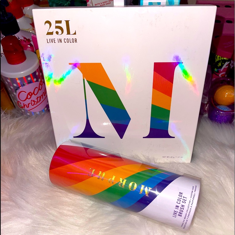 MORPHE PRIDE PALETTE & BRUSH SET